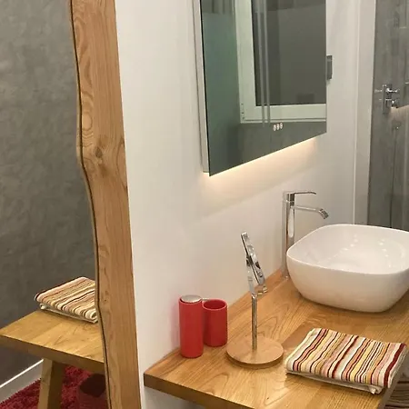 Cristalia,roof Terrace In Center, Garage, Netflix 75inch Tv * Φουνκάλ