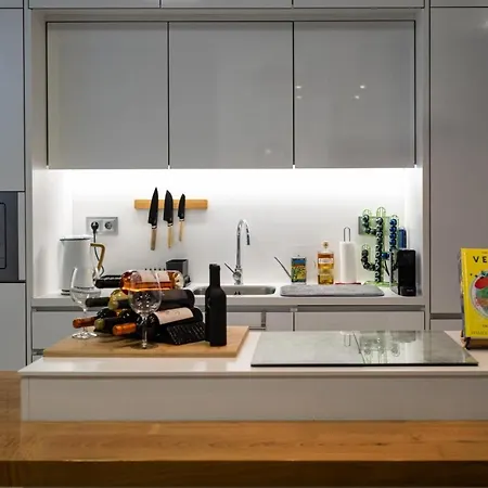 Cristalia,roof Terrace In Center, Garage, Netflix 75inch Tv