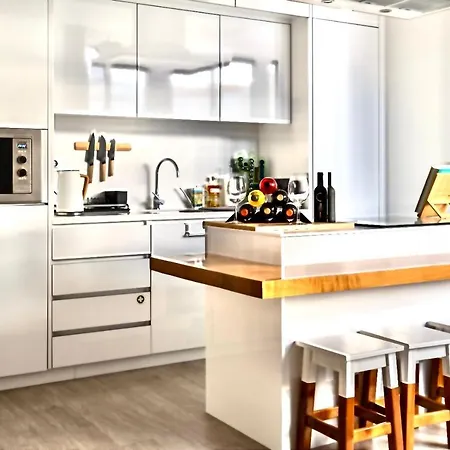 Cristalia,roof Terrace In Center, Garage, Netflix 75inch Tv *