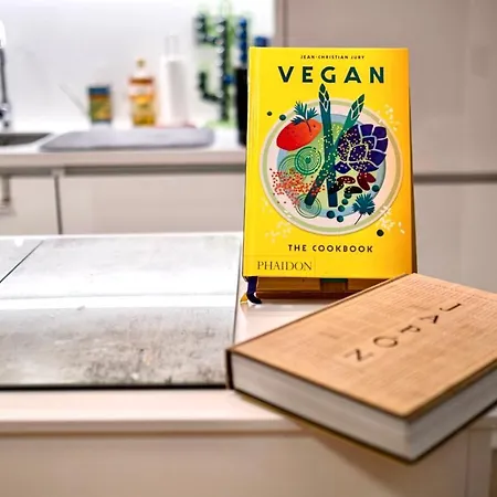 Cristalia,roof Terrace In Center, Garage, Netflix 75inch Tv