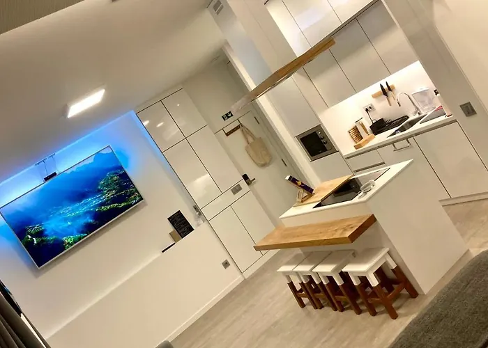 Cristalia,roof Terrace In Center, Garage, Netflix 75inch Tv 公寓 丰沙尔