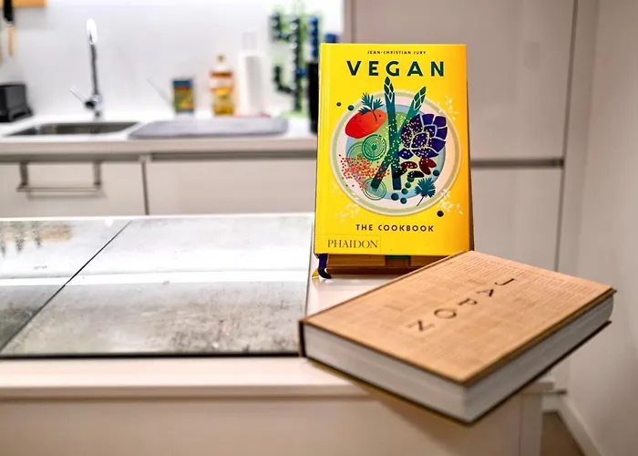 Cristalia,roof Terrace In Center, Garage, Netflix 75inch Tv