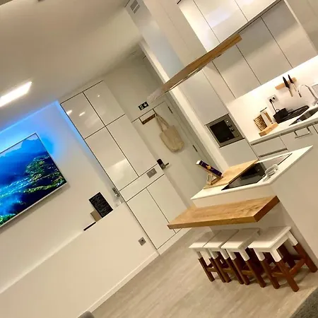 Cristalia,roof Terrace In Center, Garage, Netflix 75inch Tv Apartment Funchal (Madeira)