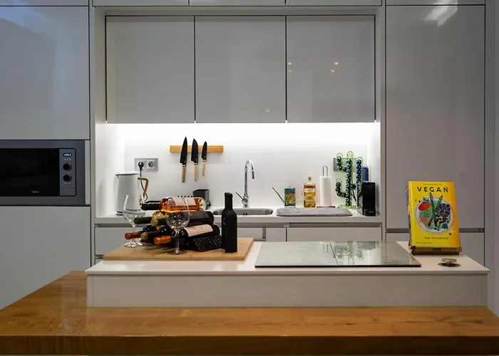 Cristalia,roof Terrace In Center, Garage, Netflix 75inch Tv