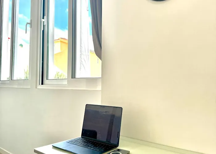 Apartment Cristalia,roof Terrace In Center, Garage, Netflix 75inch Tv Funchal (Madeira)